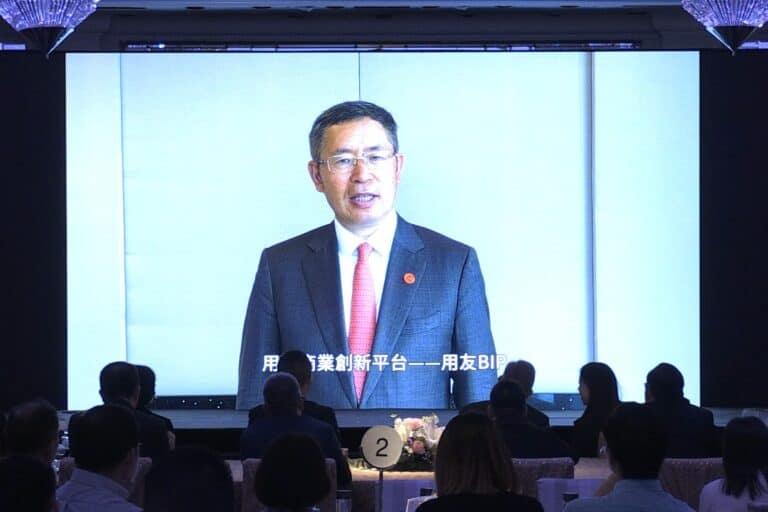 Globalization 2.0 Wang Wenjing Globalization 2.0 Wang Wenjing