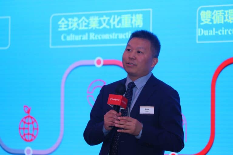 Globalization 2.0 Zhang Yueqiang Globalization 2.0 Zhang Yueqiang